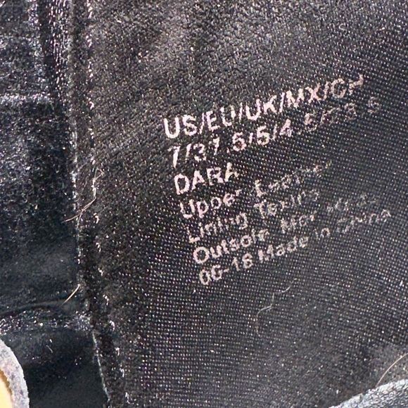 Kenneth Cole Booties size 7 - Picture 6 of 7